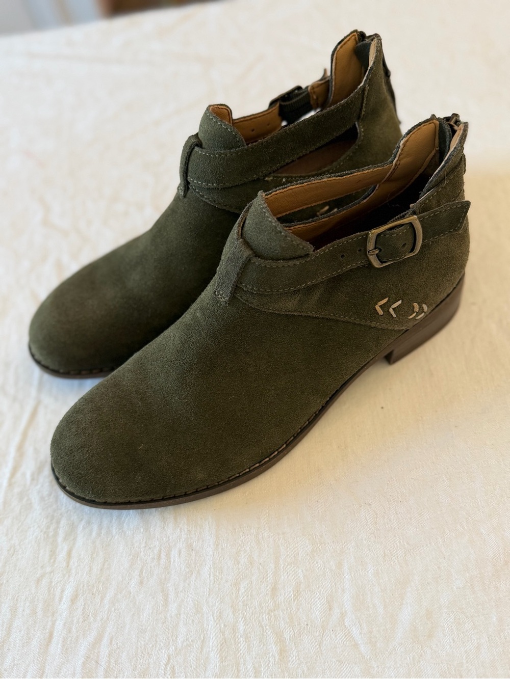 Sketchers Sepia Ankle Booties Olive Green Suede Buckle Strap Back Zip Size 8